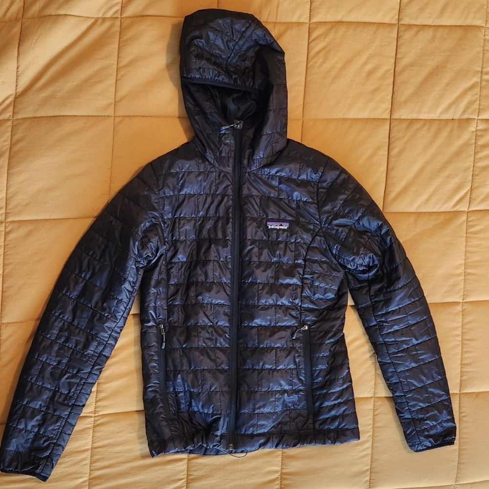 Patagonia Nanopuff size small women’s